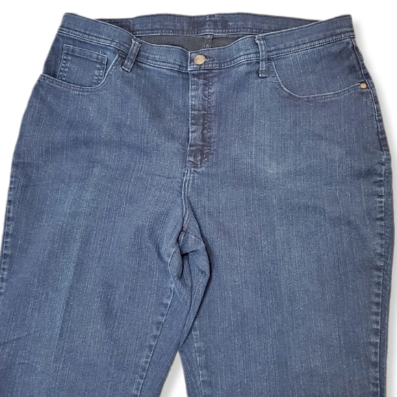 Lee Jeans Stretch Straight Leg medium-dark wash Women's 18W W-524 - Picture 2 of 7